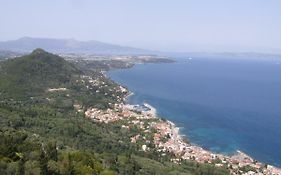 Kostas Walkers Point